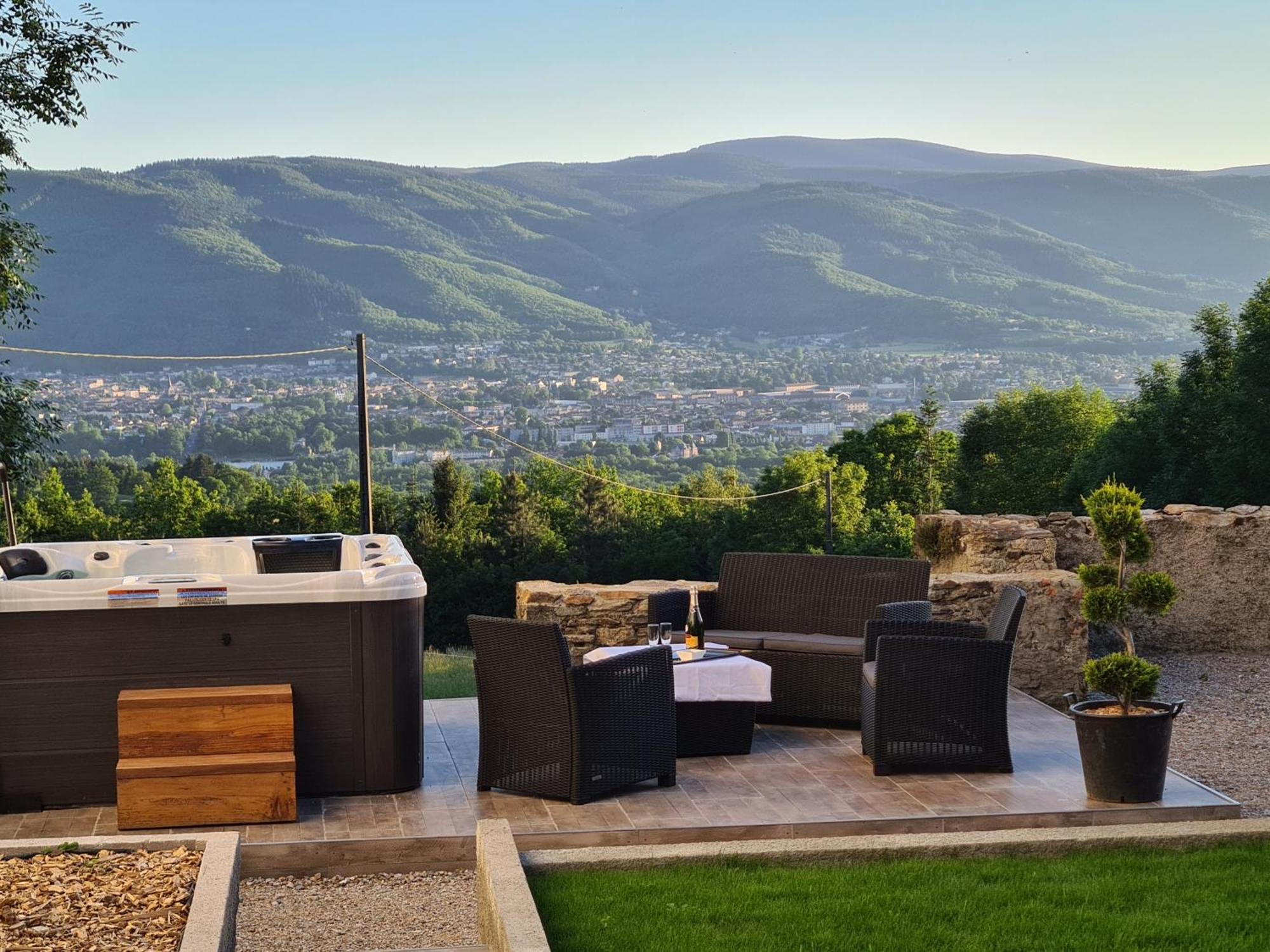 Gite Confortable Avec Spa Prive Et Confort Moderne Pont-de-Larn Dış mekan fotoğraf